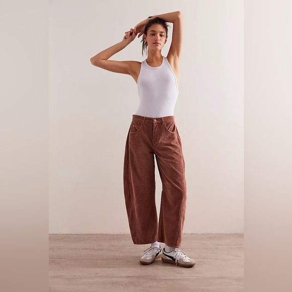 Free People Good Luck Cord Pants Chocolate Deep Mahogany Sz XS NEW Barrel Leg - Picture 2 of 5